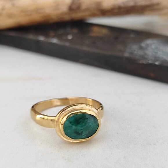 Emerald ring. 14K yellow gold ring with Green Emerald. unique handmade ring - Picture 4 of 14